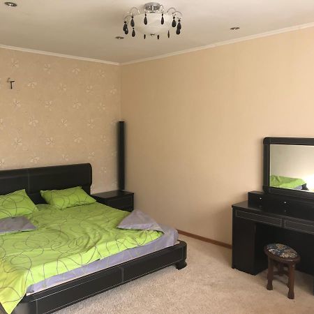 Apartment On Nebesnoi Sotni Žytomyr Esterno foto
